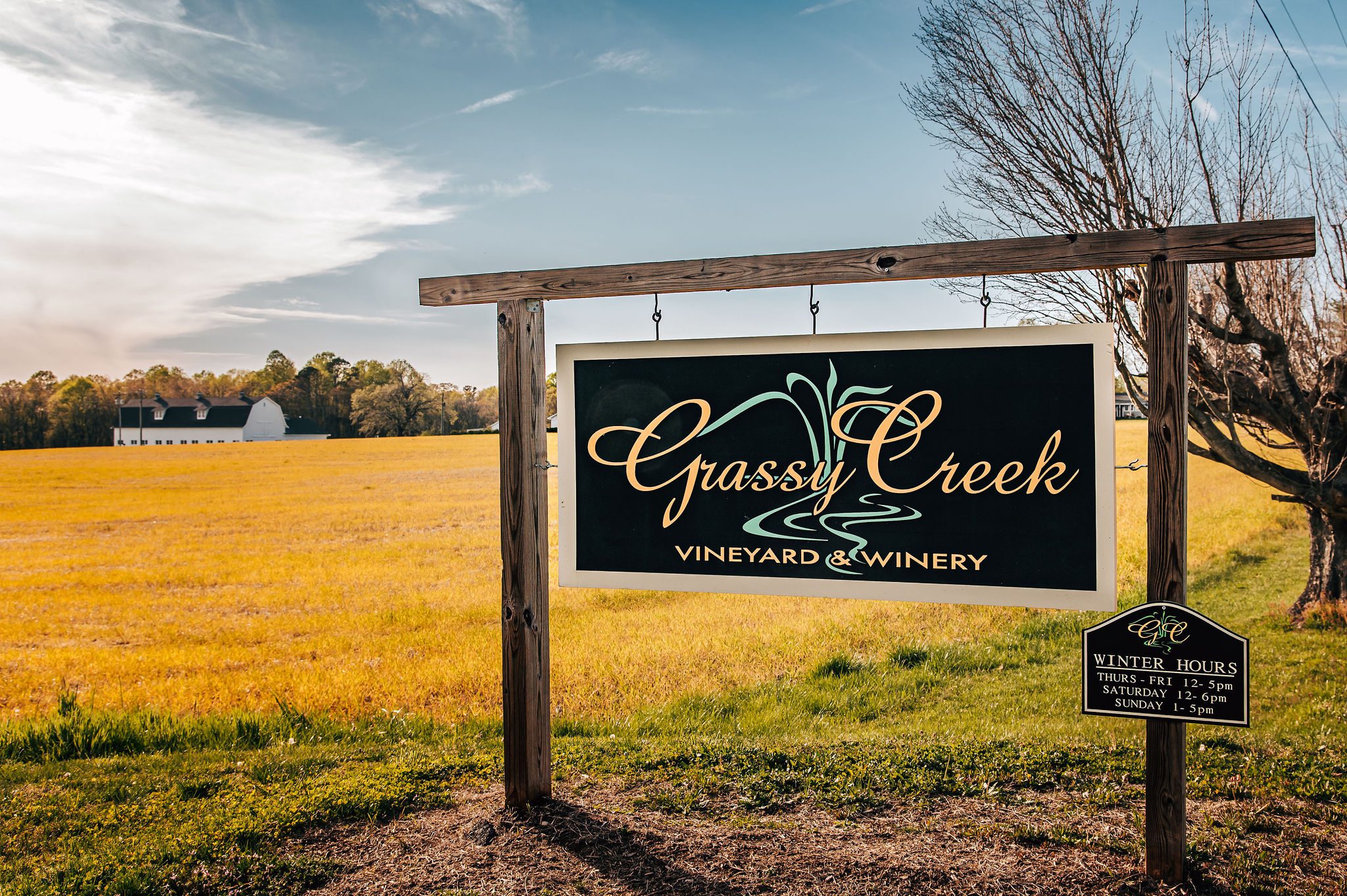 Grassy Creek Vineyard exterior and grounds — photo by Vie Artistry